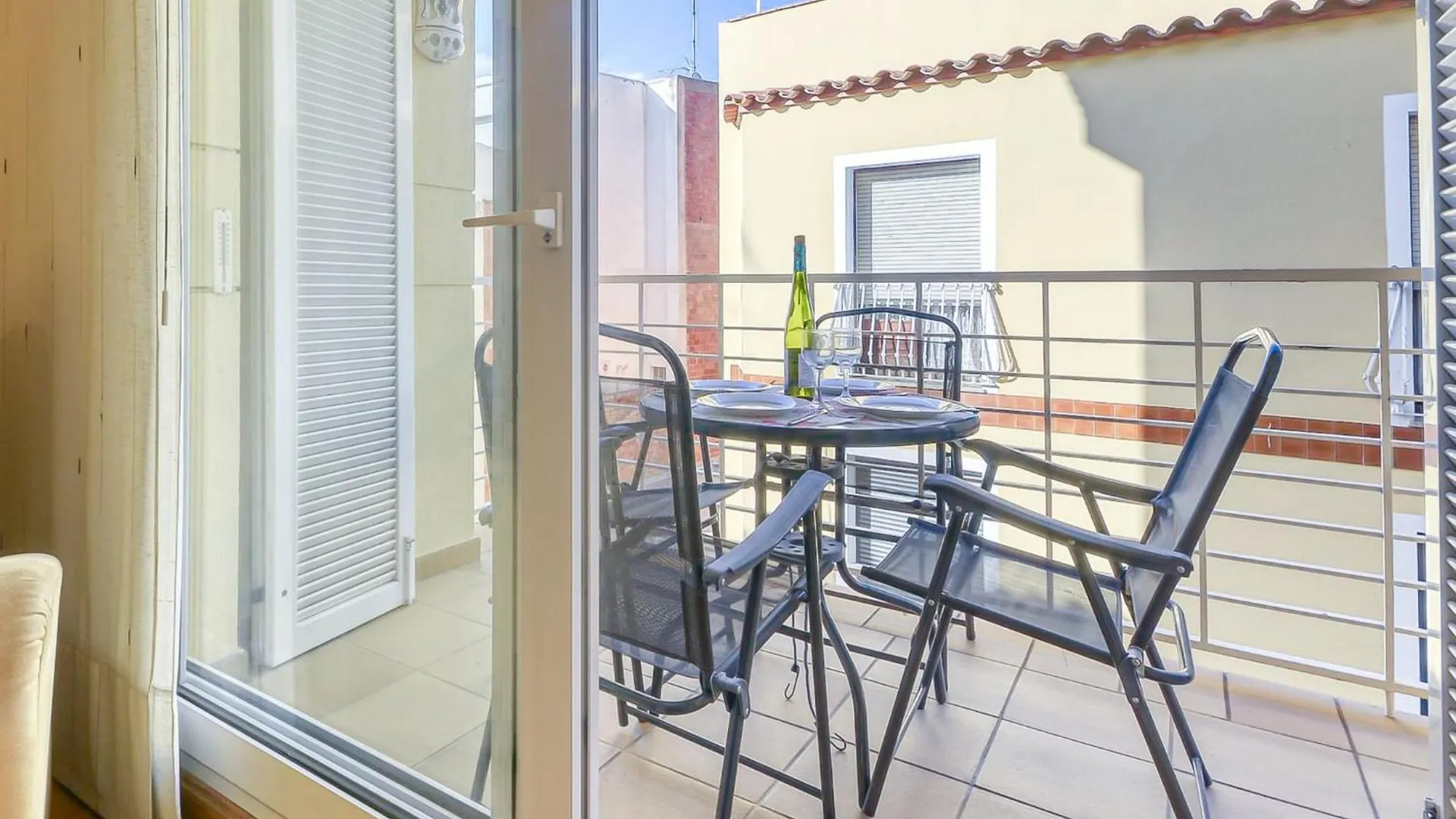 Beautiful Apartment With View Roses
