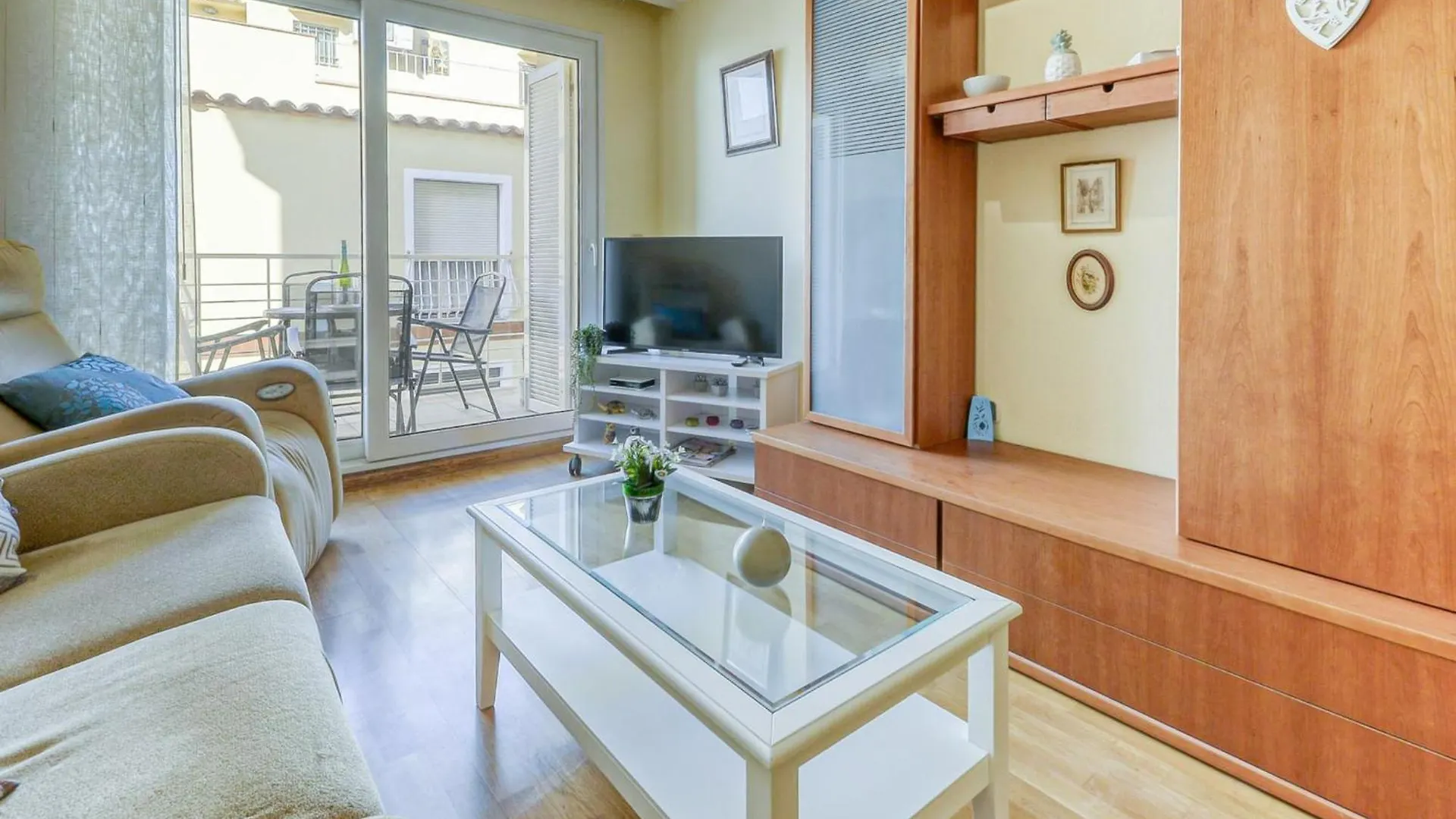 Beautiful Apartment With View Roses